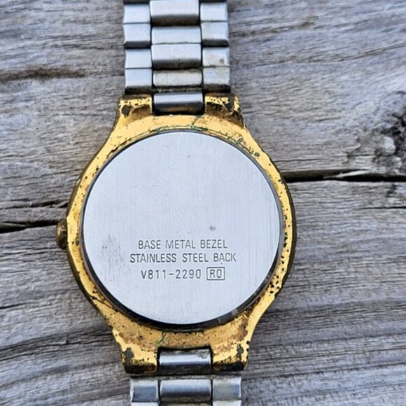 Lorus V811-2290 Watch - For Parts & Repair - Picture 2 of 2